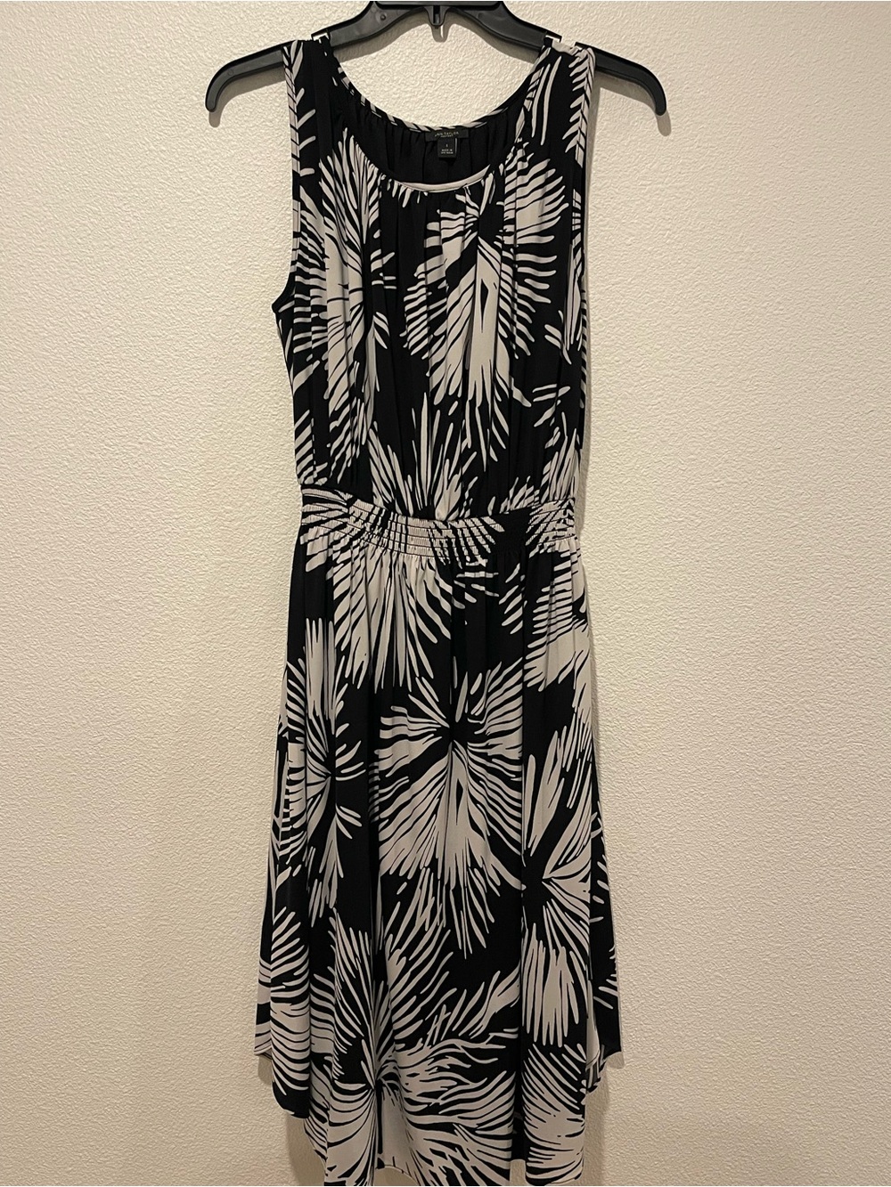 Anne Taylor Black & White Palm-Print Sleeveless Dress